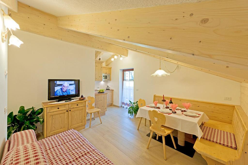 Cesa Melester Campitello di Fassa Quarto foto