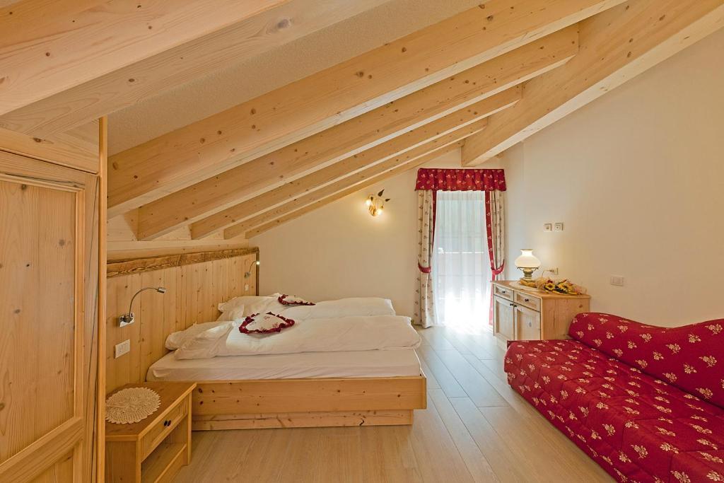 Cesa Melester Campitello di Fassa Quarto foto