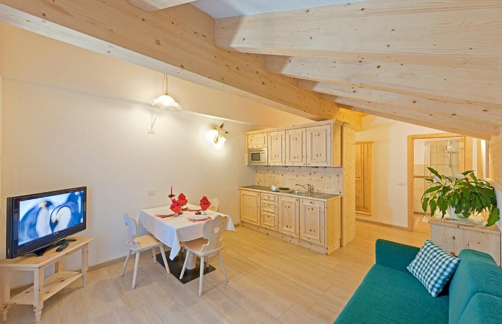 Cesa Melester Campitello di Fassa Quarto foto